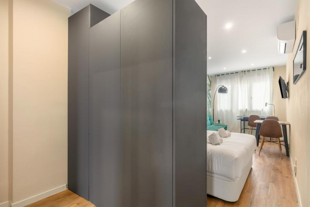 1 Bedroom 1 Bathroom Furnished - Chueca - Modern Functional - Mintystay Мадрид Экстерьер фото