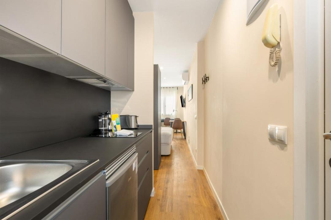 1 Bedroom 1 Bathroom Furnished - Chueca - Modern Functional - Mintystay Мадрид Экстерьер фото